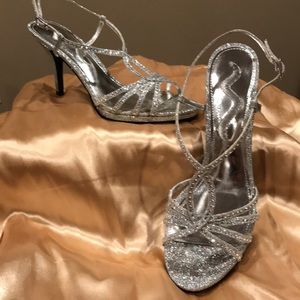 Nina Brand- Size 8 1/2